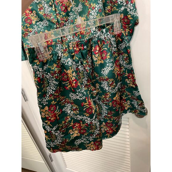 Victoria Secret Gold Label Pajama Set size medium - Picture 6 of 6